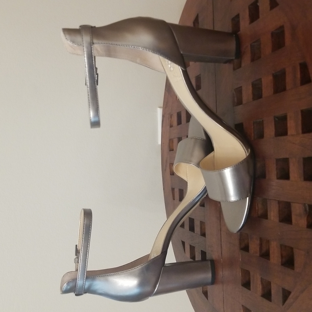 Vince Camuto Corlina Sandals size 8.5
